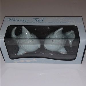 Ceramic Salt & Pepper Shaker - Kissing Fish